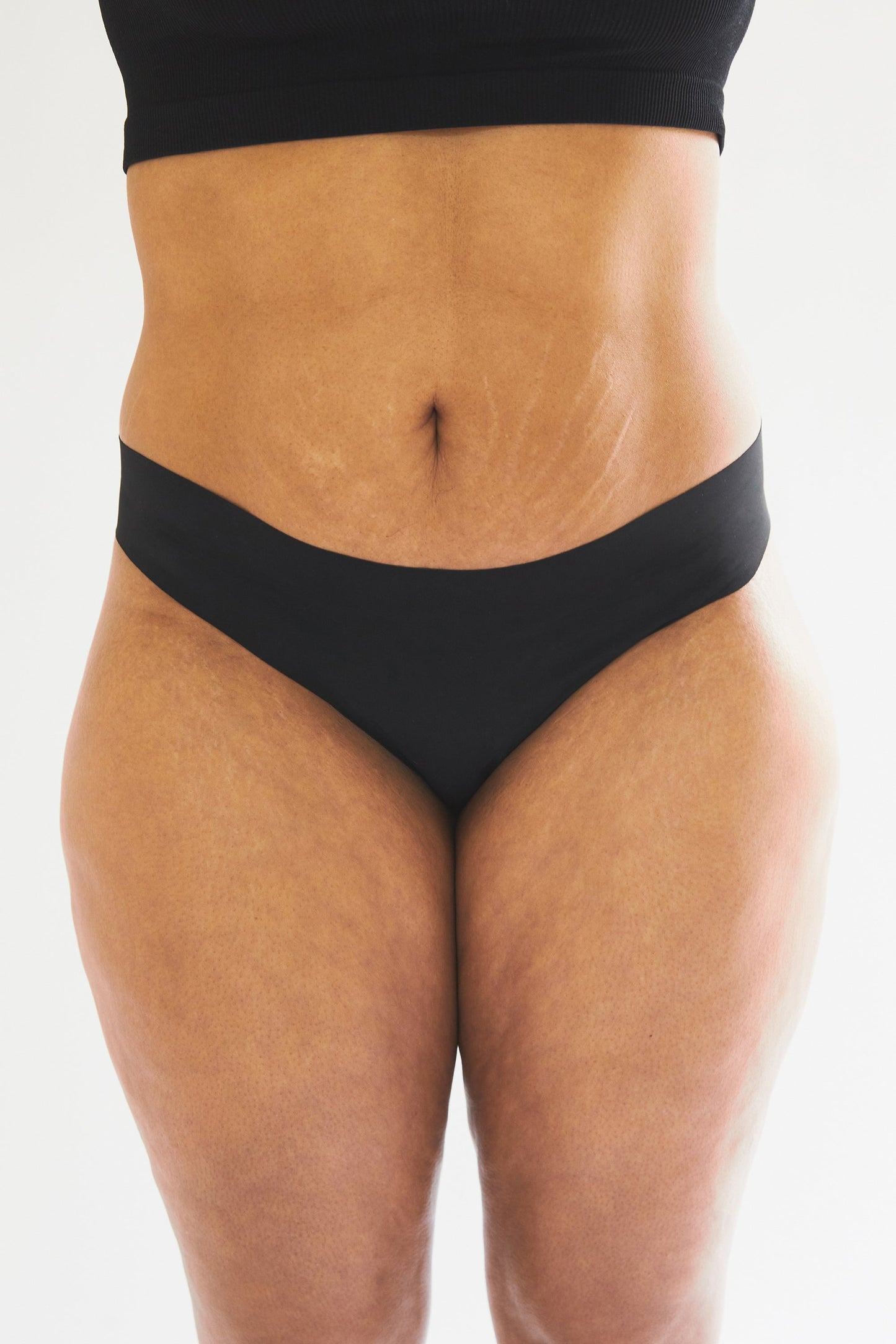 Bonks: Classic Thong in Black Magic v2