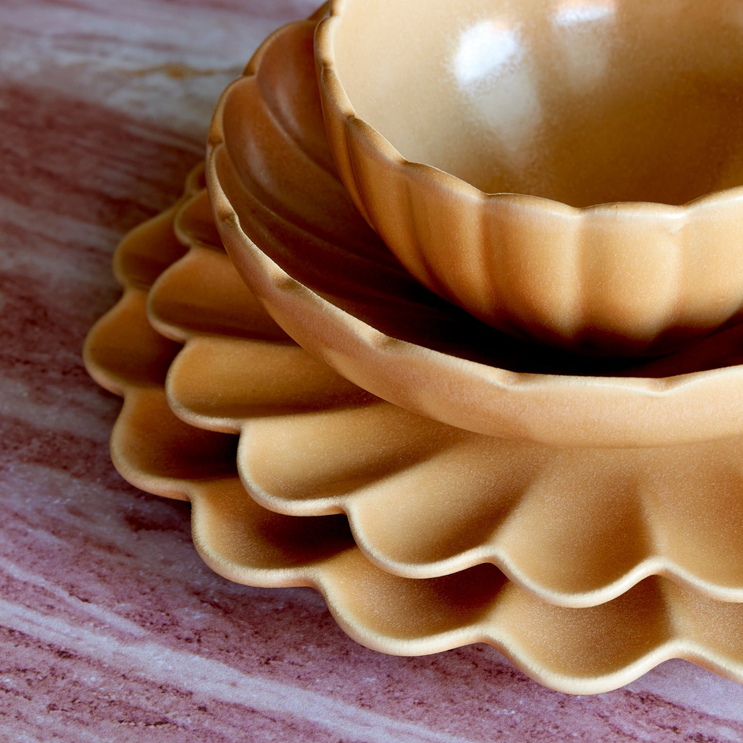 Dhalia Stoneware Dinner Plate - Camel