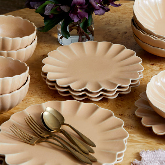 Dhalia Stoneware Dinner Plate - Camel