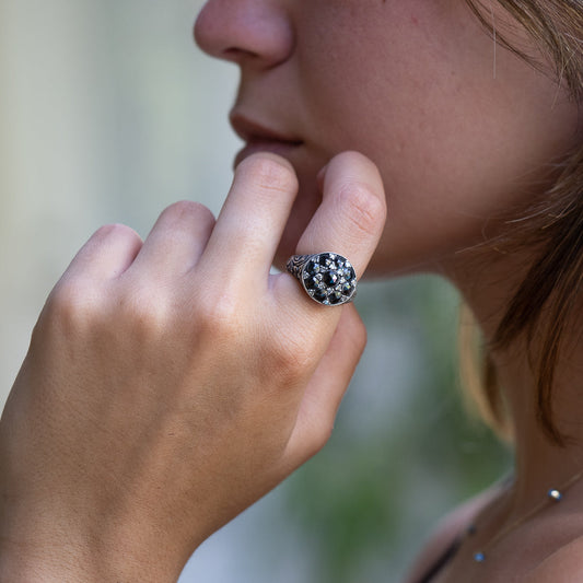 BLACK ROSE SIGNET RING