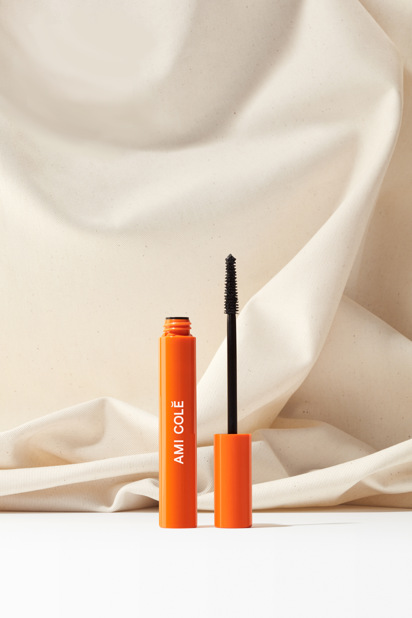 AMI COLÉ: Lash-Amplifying Mascara v2