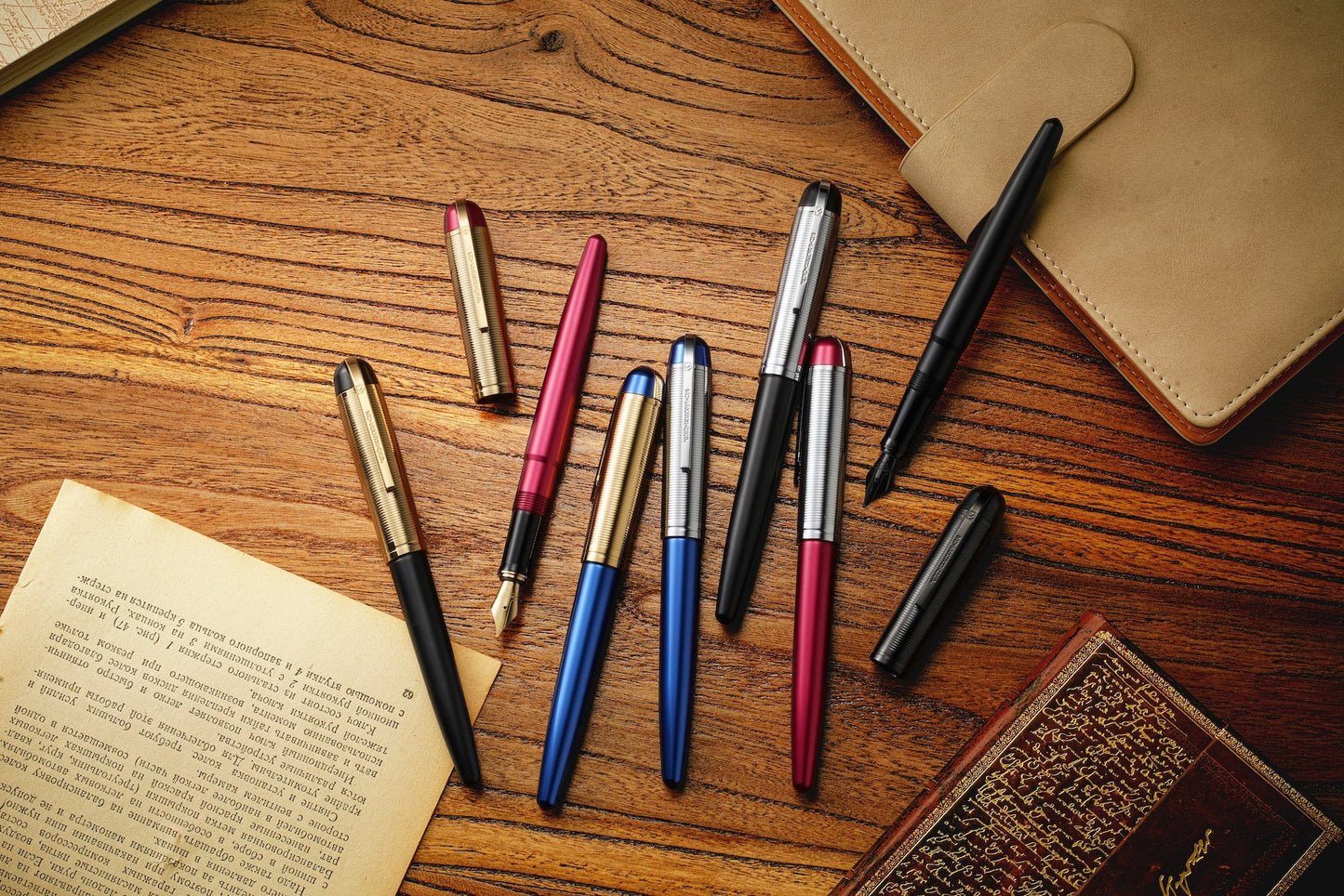 Wahl-Eversharp Skyline Red Silver Trim Fountain Pen