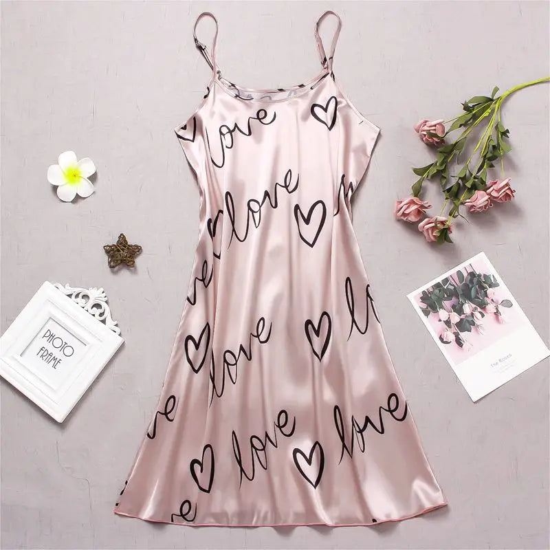 Love Pop – Pearl Satin Heart Mini Nightdress